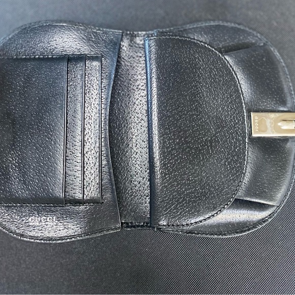 Vintage Gucci R-shape wallet - Picture 5 of 12